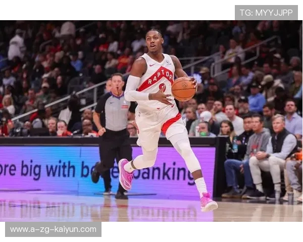 劳里关键抢断后传球助攻，猛龙在主场喜获胜利